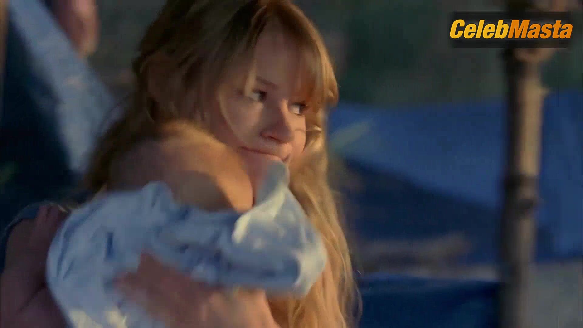 Emilie De Ravin ’s Tits Scene From Lost - Photo 2 of 5 photo 4