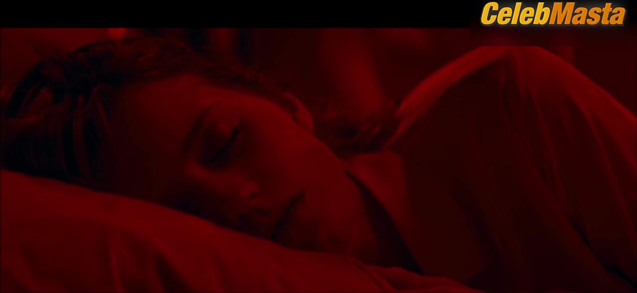 Abbey Lee ’s Boobs, Ass Scene In Elizabeth - Photo 2 of 5 photo 5