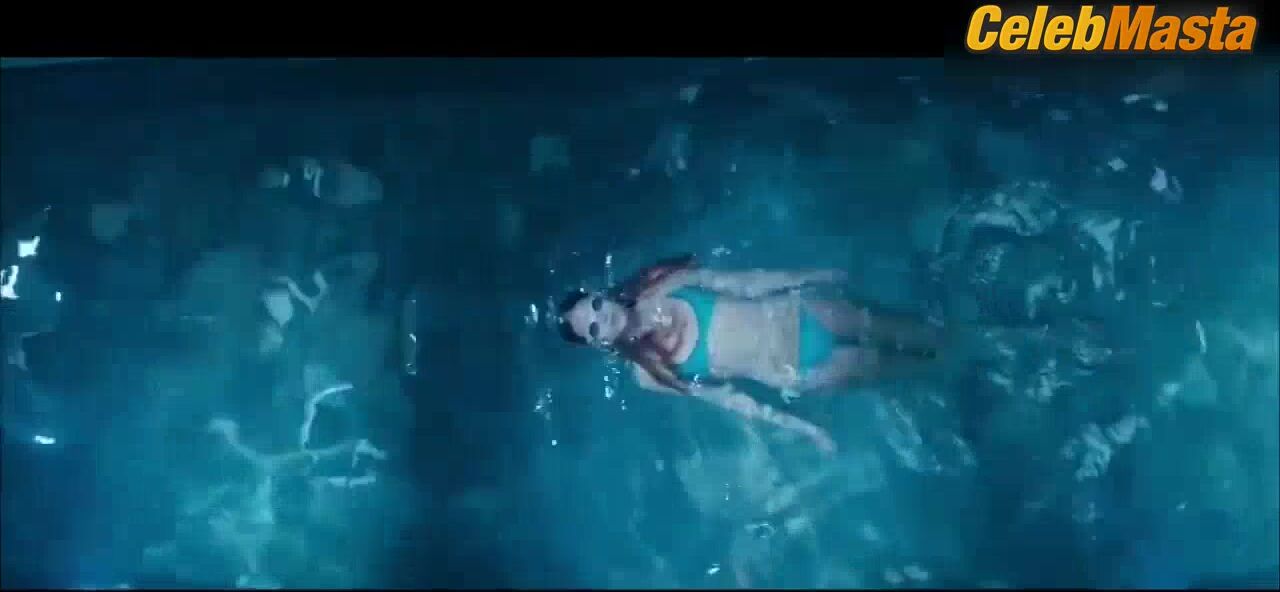 Abbey Lee ’s Swimsuit Scene In Elizabeth Harvest - Photo 1 of 5 photo 5