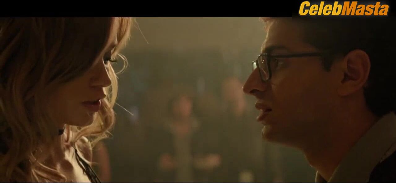 Abbey Lee ’s Sexy Scene From Office Christmas - Photo 2 of 5 photo 5