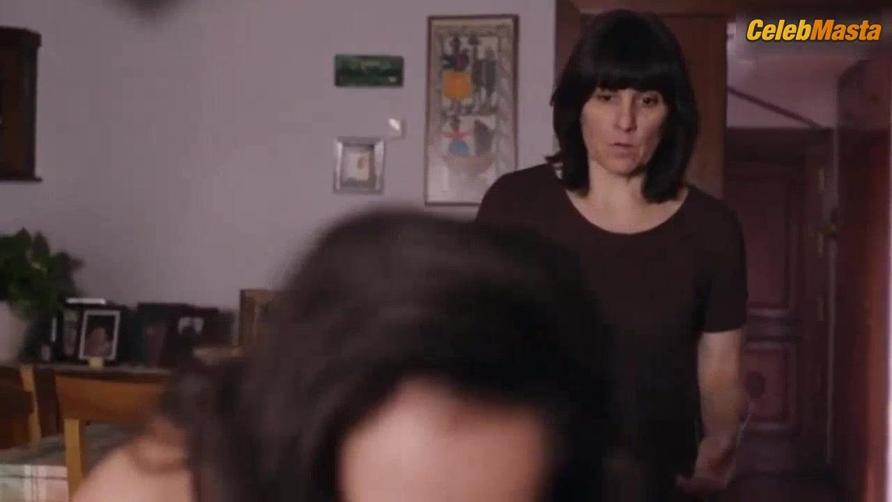 Maria De Nati Tits Scene From Madres. Amor Y Vida - Photo 5 of 5 photo 2