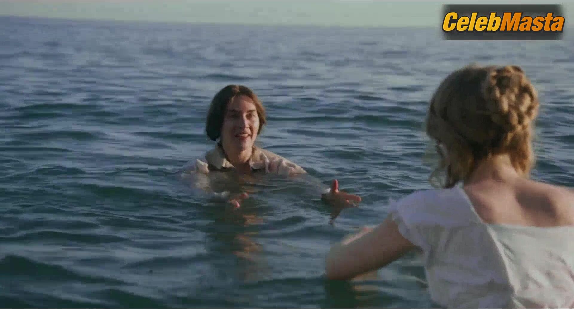 Kate Winslet And Saoirse Ronan Bare Lesbian Love Scene In - Photo 1 of 5 photo 4