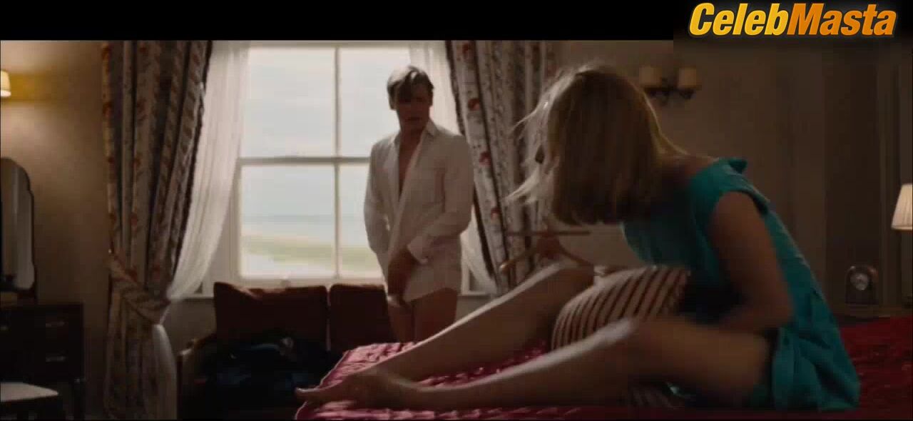 Saoirse Ronan Hot Scene In On Chesil Beach - Photo 1 of 5 photo 5