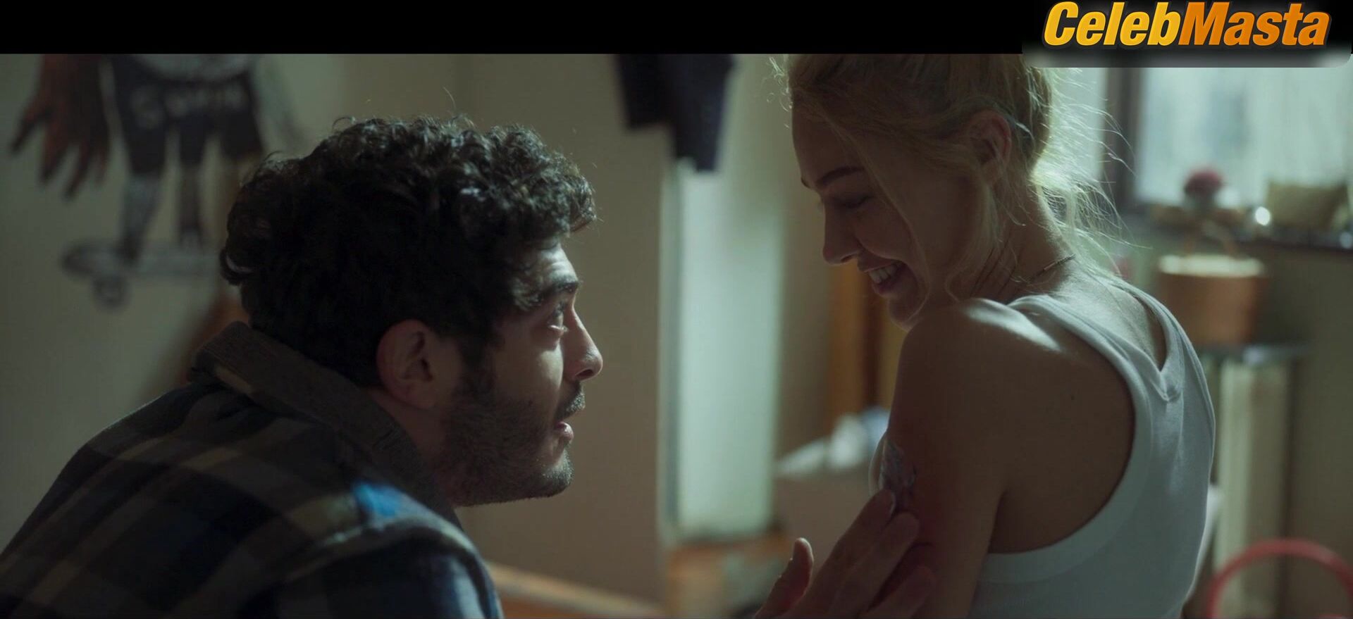 Dilan Cicek Deniz Hot Scene In Dont Leave - Photo 1 of 5 photo 5