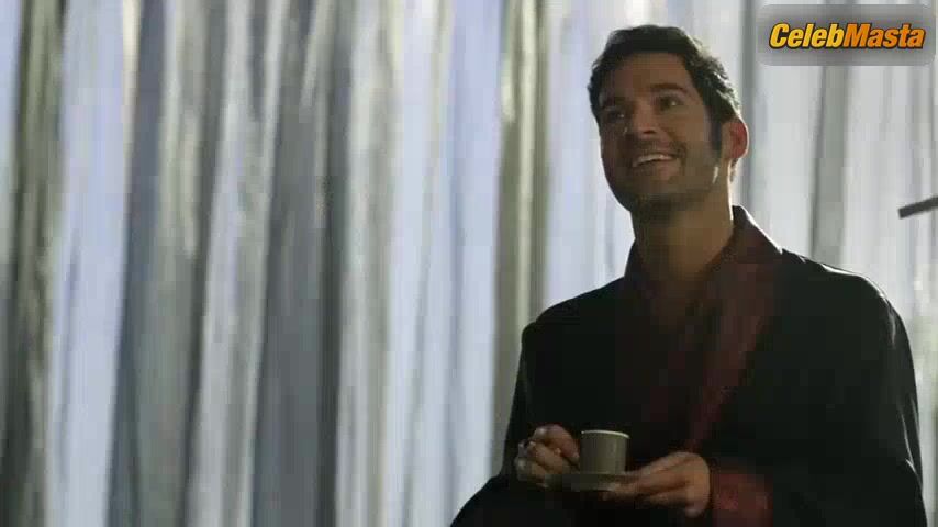 Lauren German Shows Off In Lucifer Scene - Photo 1 of 5 photo 4