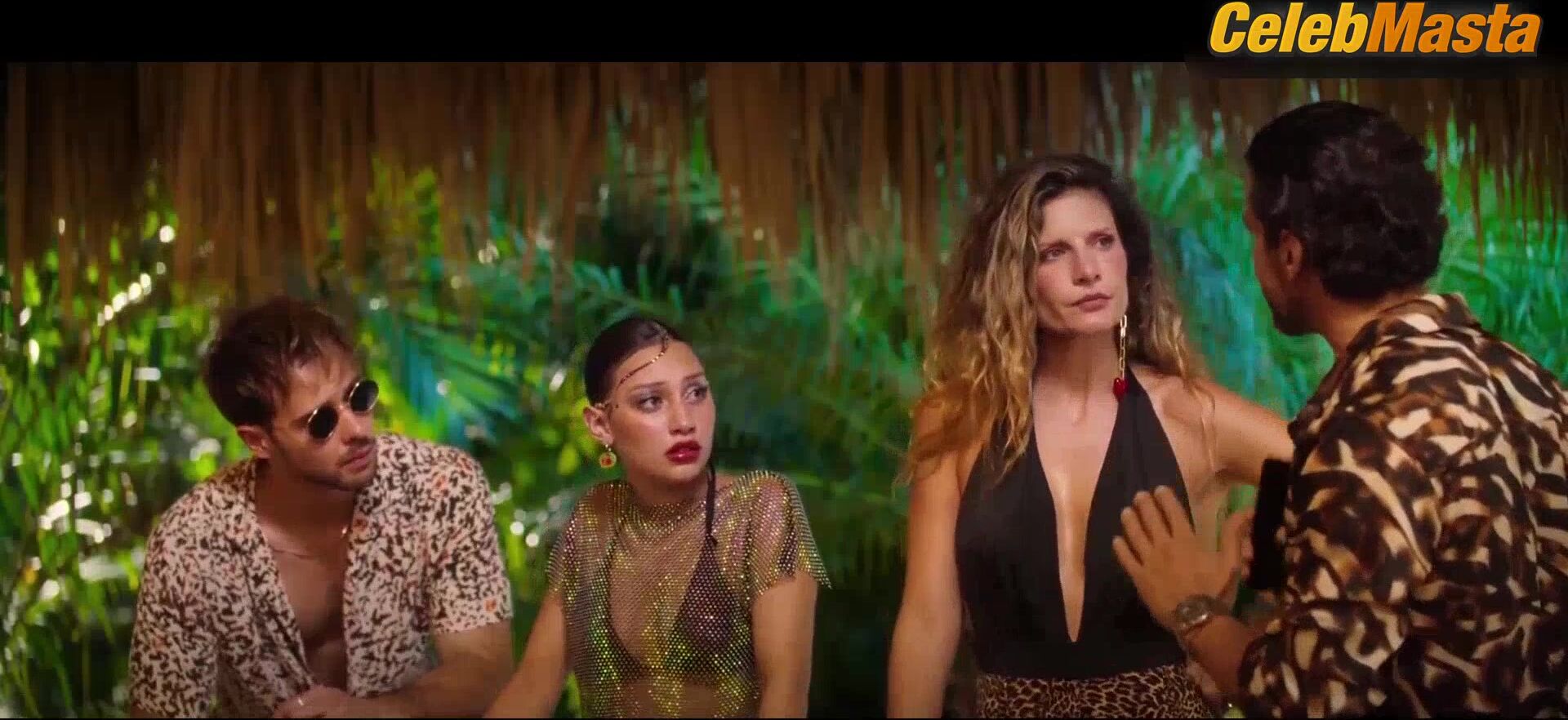 Mabel Moreno Manuela Gonzalez And Tits, Swimsuit Scene - Photo 2 of 5