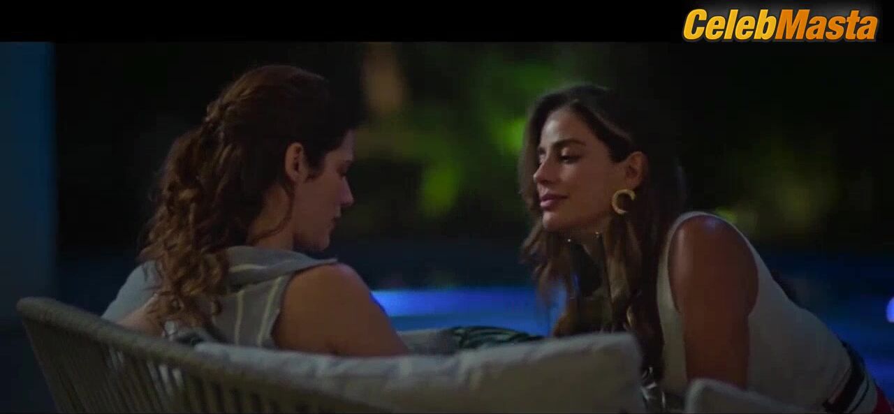 Lidia San Jose Manuela Gonzalez And Play Lesbian Scene In - Photo 2 of 5 photo 1
