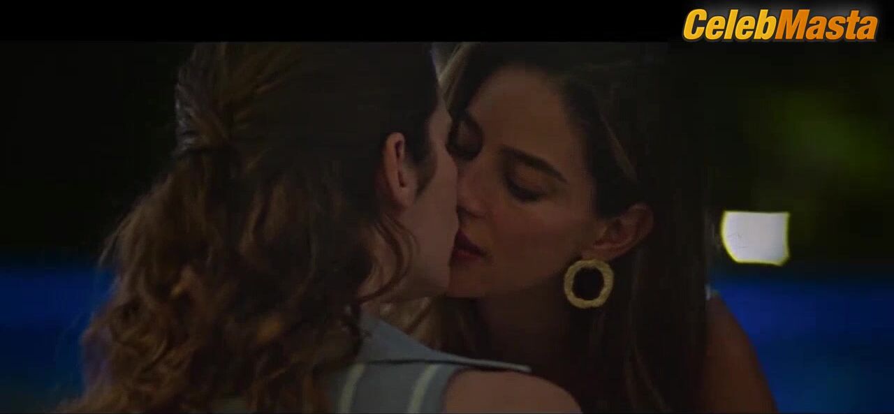 Lidia San Jose Manuela Gonzalez And Play Lesbian Scene In - Photo 2 of 5
