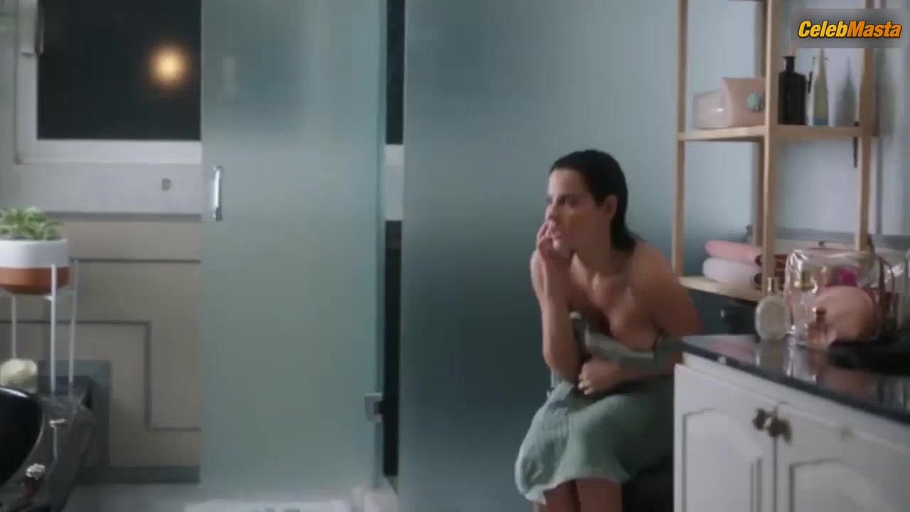 Fabiola Campomanes ’ Butt, Breasts Scene In El Juego De - Photo 2 of 5 photo 4
