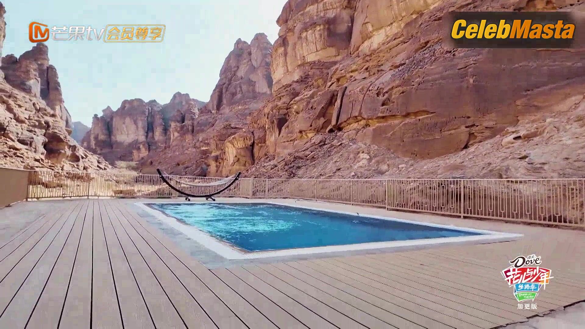 Zhaoyi Zhao Tits And Swimsuit Scene From Divas Hit The - Photo 1 of 5