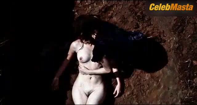 Melanie Laurent Boobs, Bush Scene In L’ Amour Cache - Photo 1 of 5 photo 4