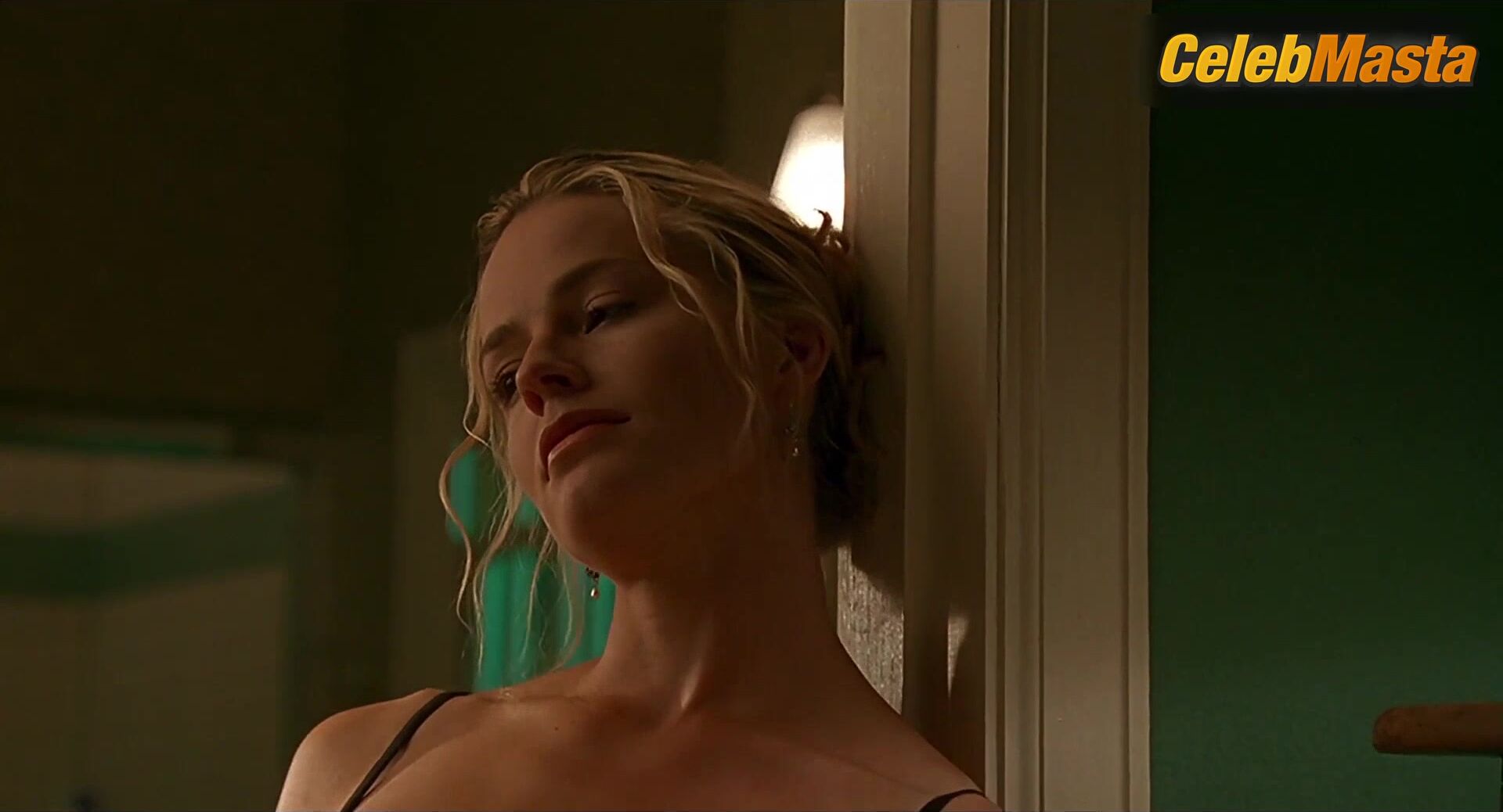 Elisabeth Shue Flaunts Underwear Scene In The Trigger Effect - Photo 2 of 5
