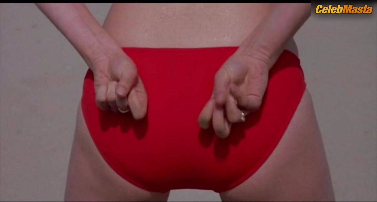 Angie Everhart ’s Ass, Tits Scene From Cloud 9 - Photo 2 of 5 photo 1