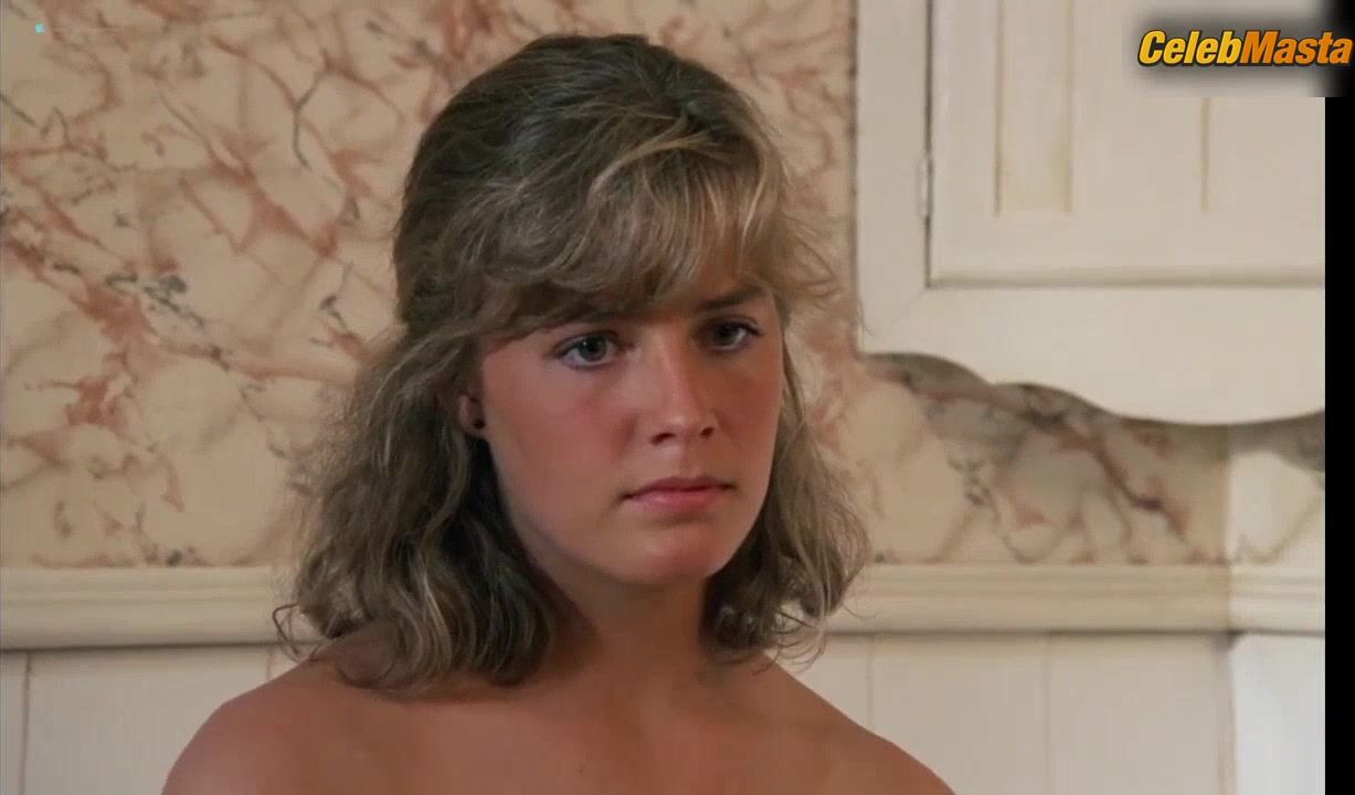 Elisabeth Shue ’s Tits Scene In Link - Photo 5 of 5