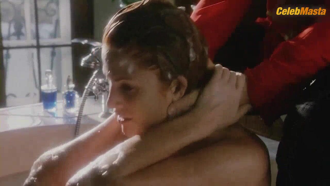 Angie Everhart Tits Scene In Another 9 1/2 Weeks - Photo 2 of 5 photo 4