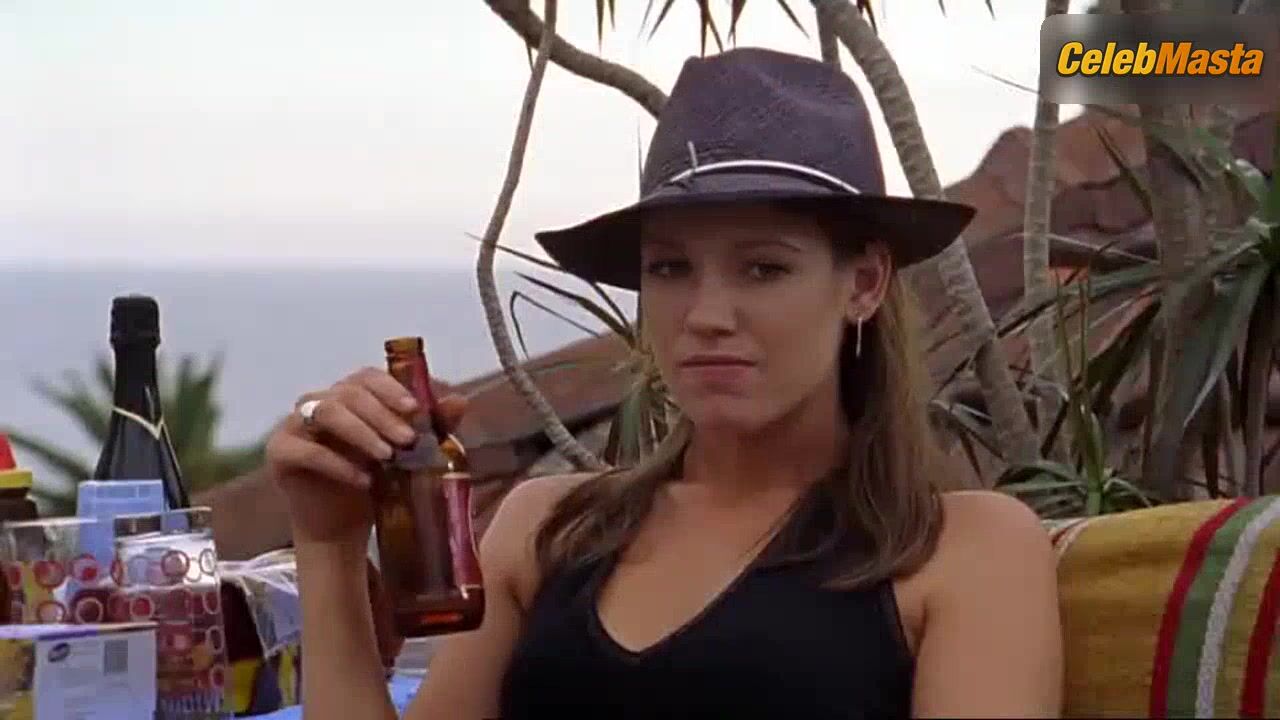 Anna Torv Underwear Scene In The Secret Life Of Us Tv - Photo 1 of 5