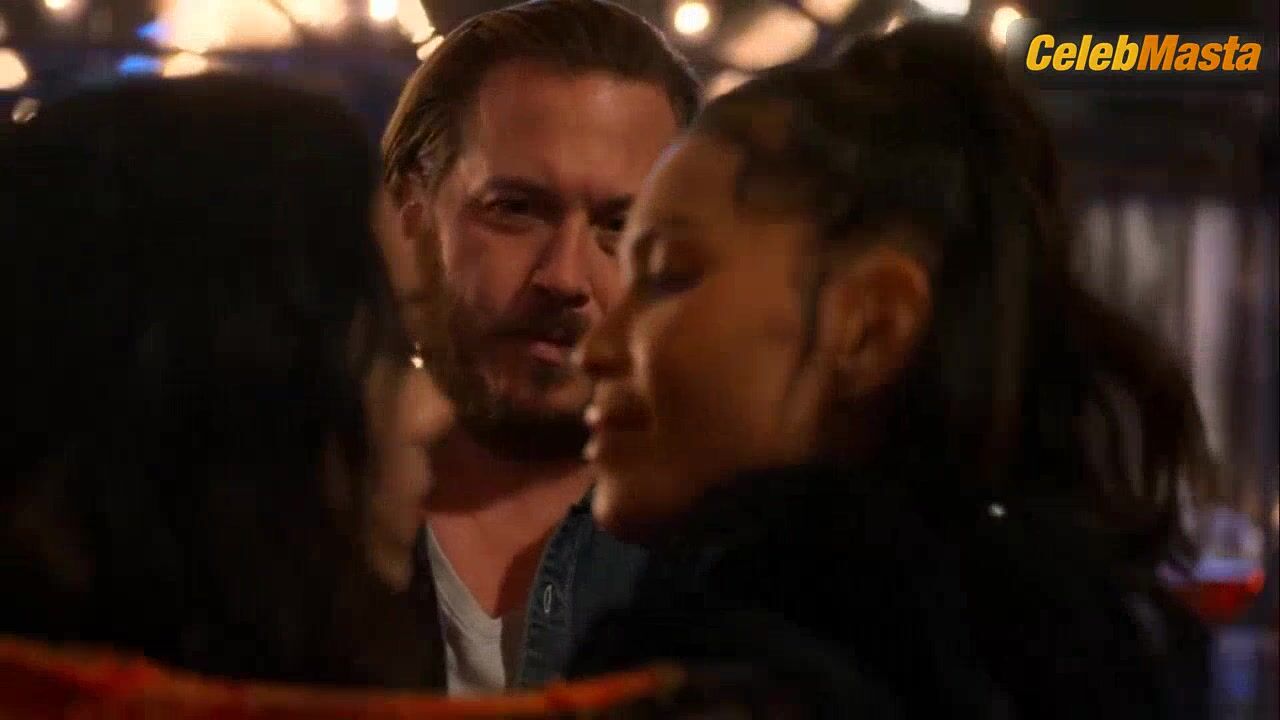Inbar Lavi And Lesley-ann Brandt’s Lesbian Scene - Photo 2 of 5 photo 1