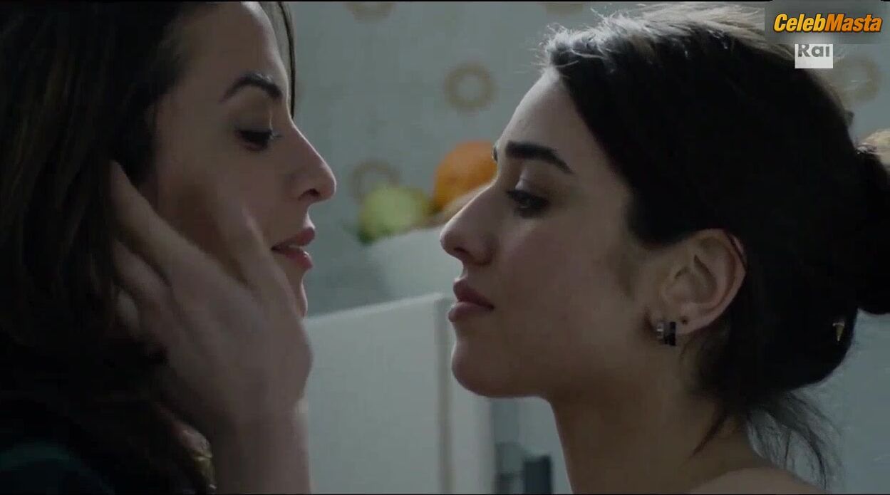 Simona Tabasco Reveals Lesbian Scene In I Bastardi Di - Photo 3 of 5 photo 4