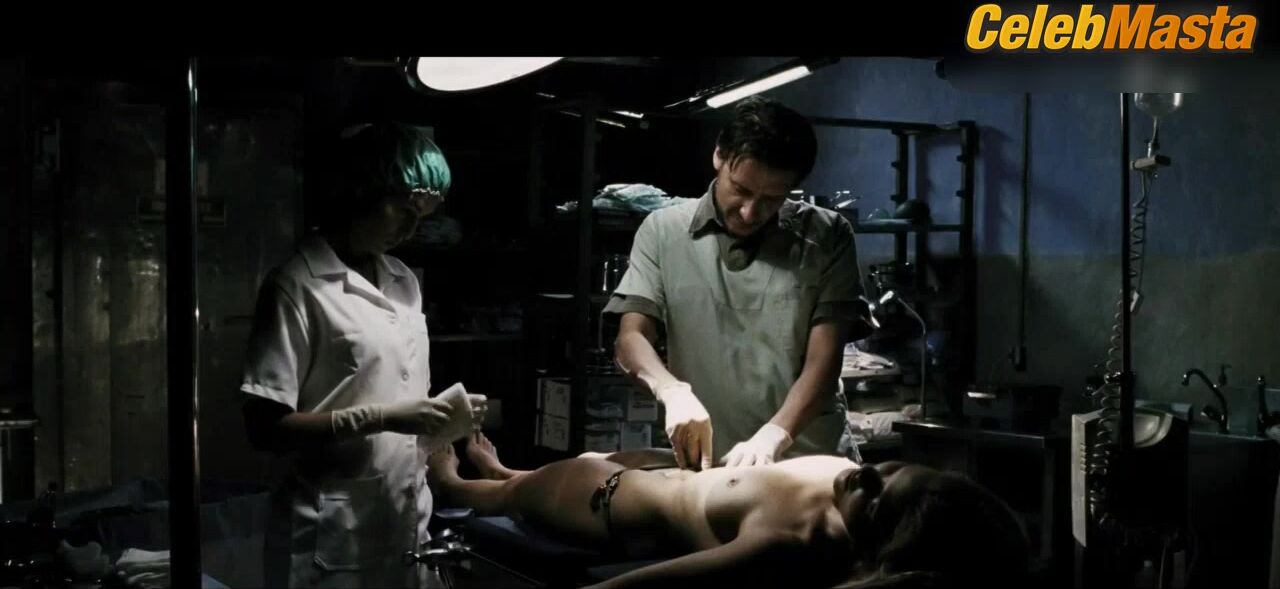 Beau Garrett ’s Tits, Prosthetic Scene In Turistas - Photo 4 of 5 photo 2