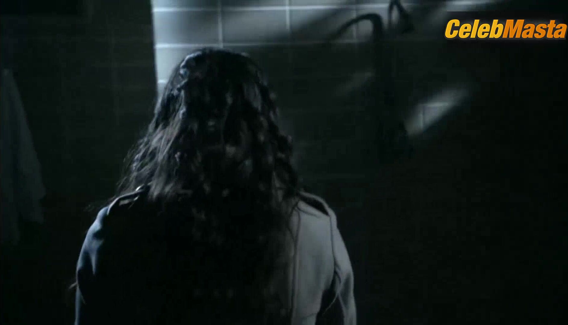 Crystal Reed ’s Hot Scene In Teen Wolf - Photo 2 of 5 photo 1