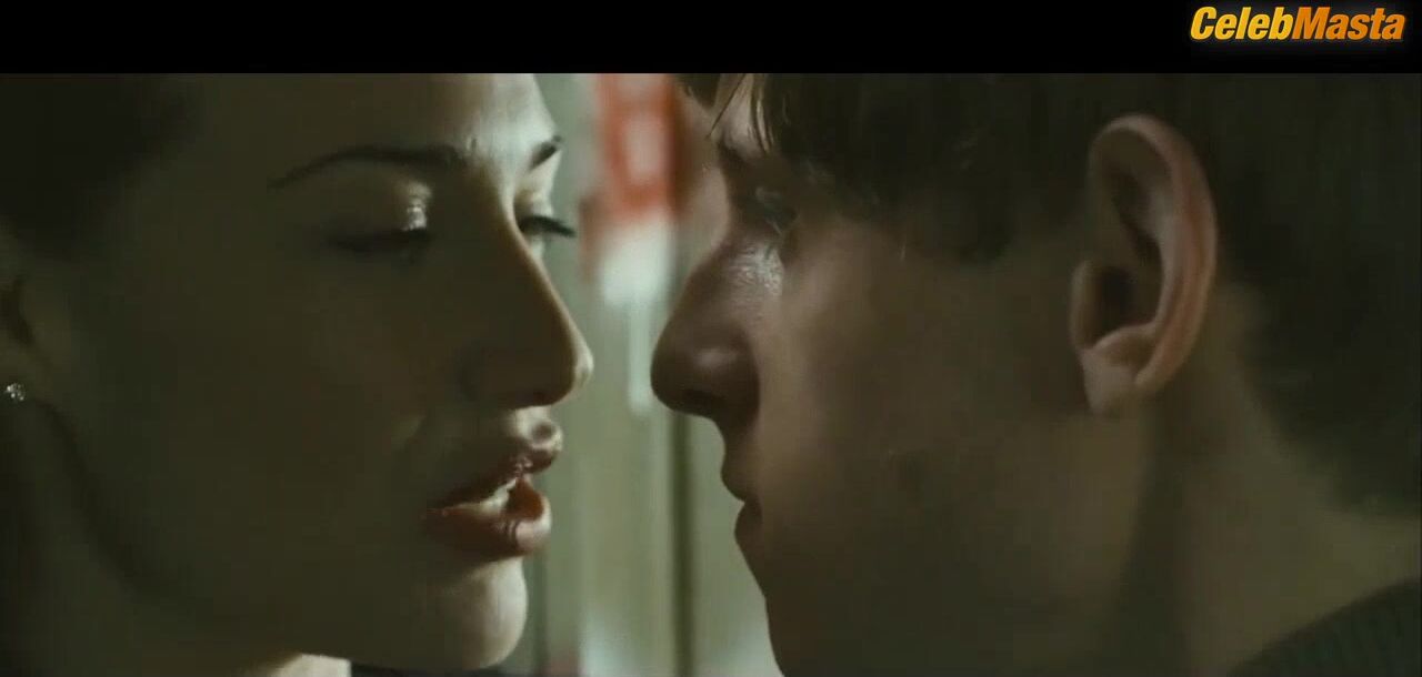 Claire Forlani ’s Sexy Scene From Mister Foe - Photo 2 of 5 photo 1