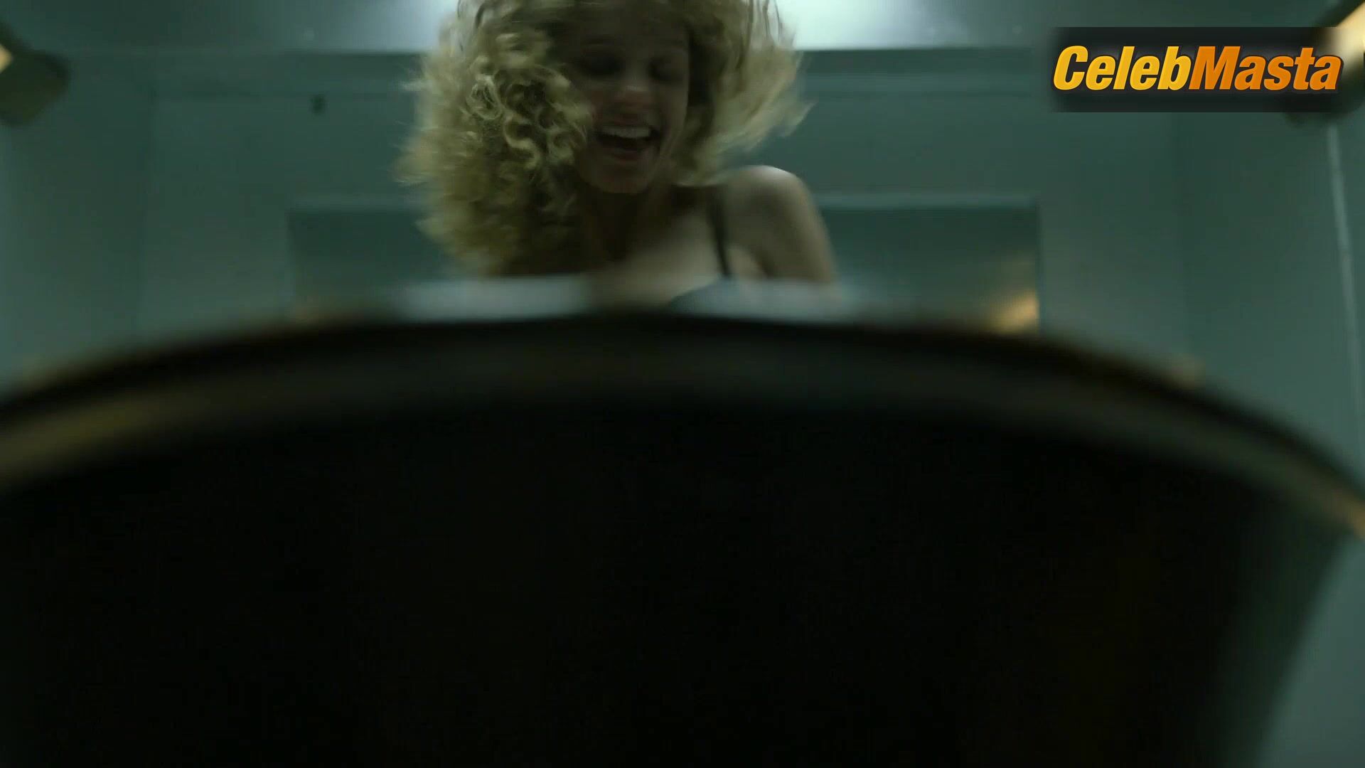 Esther Acebo Shows Underwear Scene In La Casa De Papel - Photo 1 of 5 photo 2