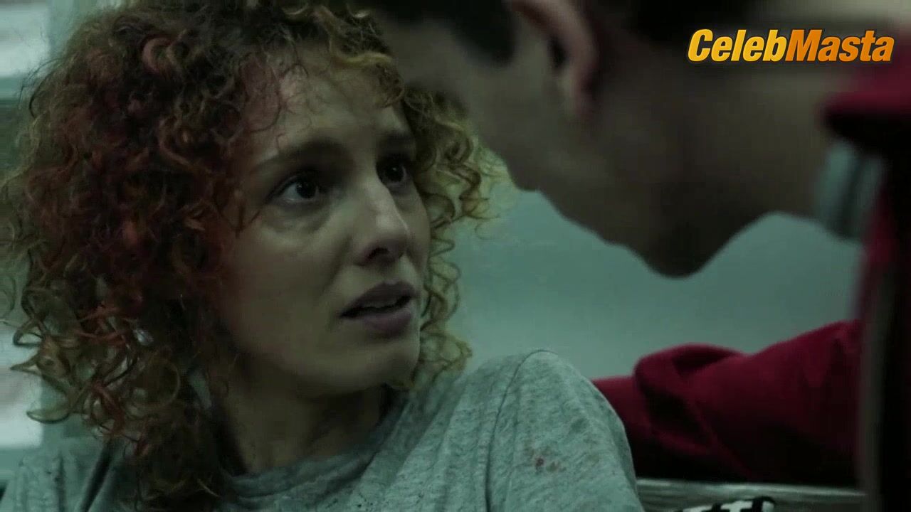 Esther Acebo Bares Underwear Scene In La Casa De Papel - Photo 2 of 5 photo 4