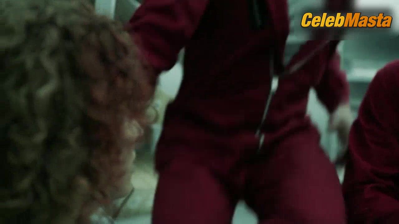 Esther Acebo Bares Underwear Scene In La Casa De Papel - Photo 2 of 5 photo 5