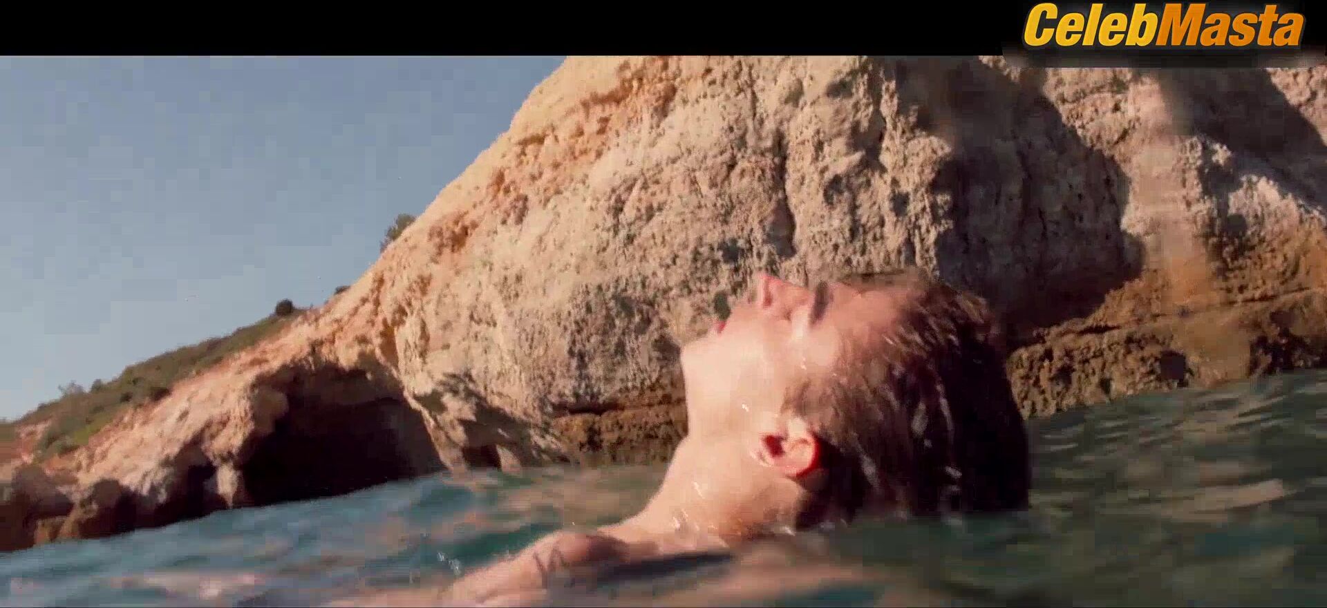 Jessica Webber And Josephine Langford’s Swimsuit - Photo 2 of 5 photo 1