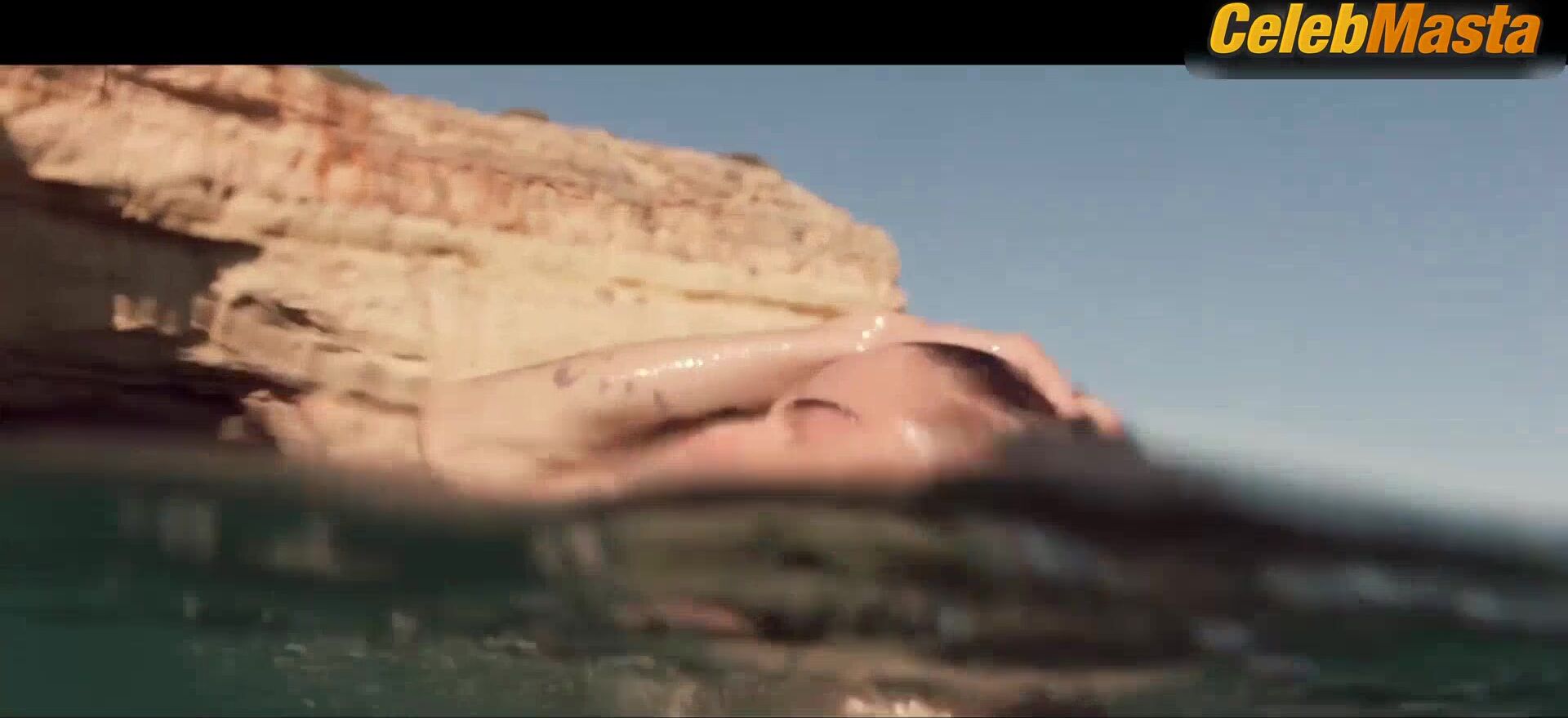 Jessica Webber And Josephine Langford’s Swimsuit - Photo 2 of 5 photo 4