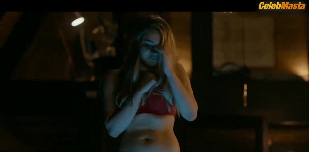 Josephine Langford Bares Boobs Scene In After We Collided - Photo 2 of 5 photo 1