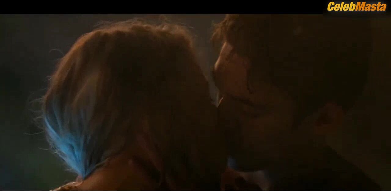 Josephine Langford Bares Boobs Scene In After We Collided - Photo 2 of 5 photo 4
