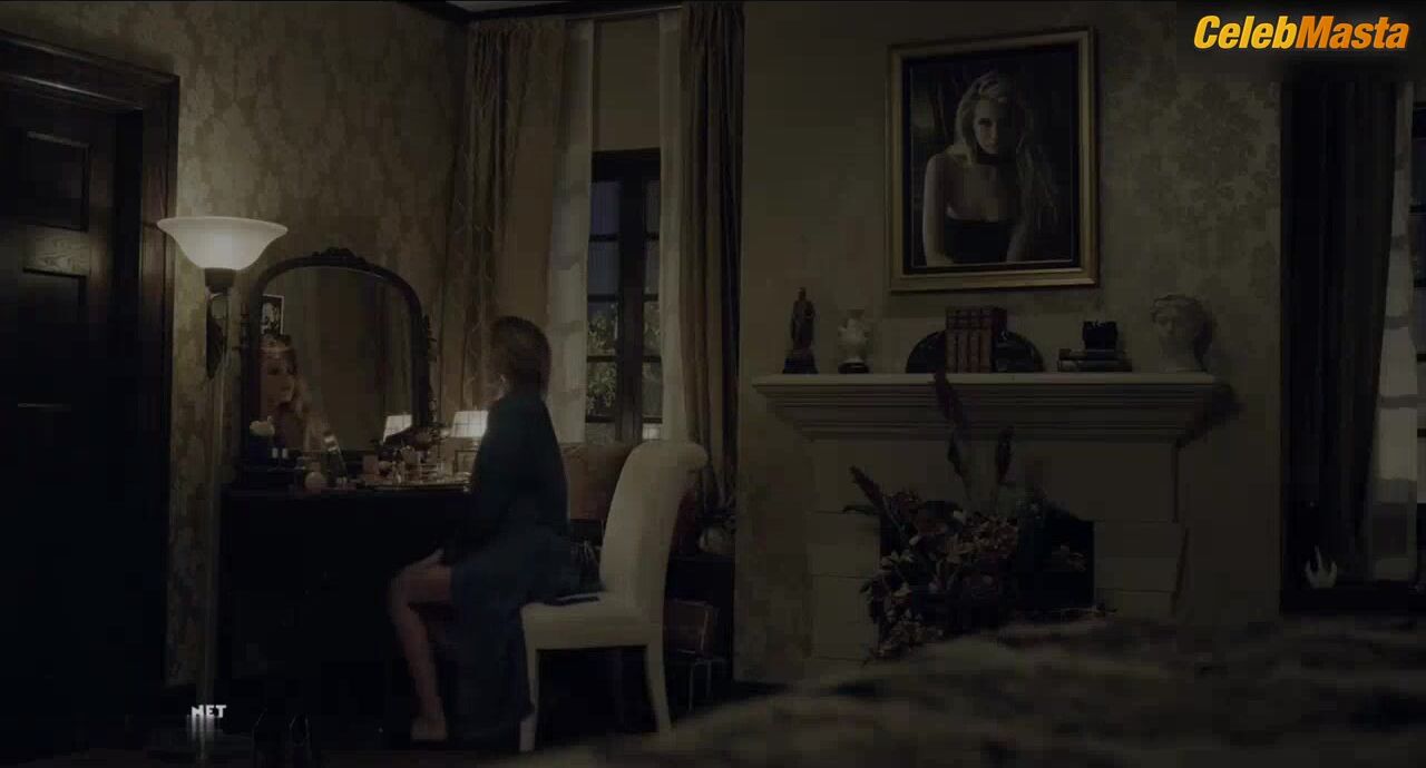 Abbey Lee ’s Butt And Breasts Scene In Florida - Photo 1 of 5