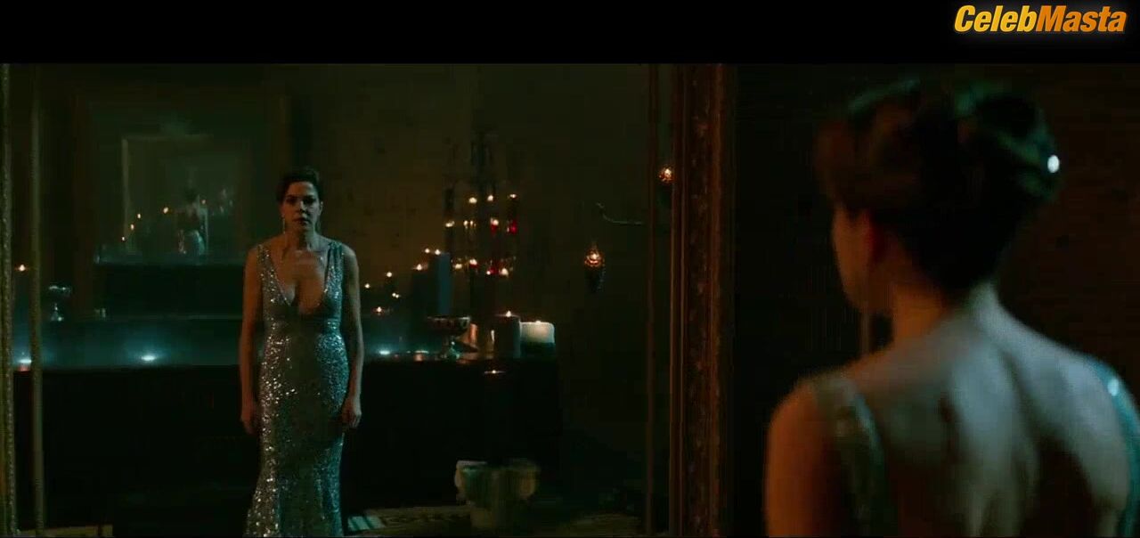 Claudia Gerini ’s Tits Scene From John Wick Chapter 2 - Photo 1 of 5
