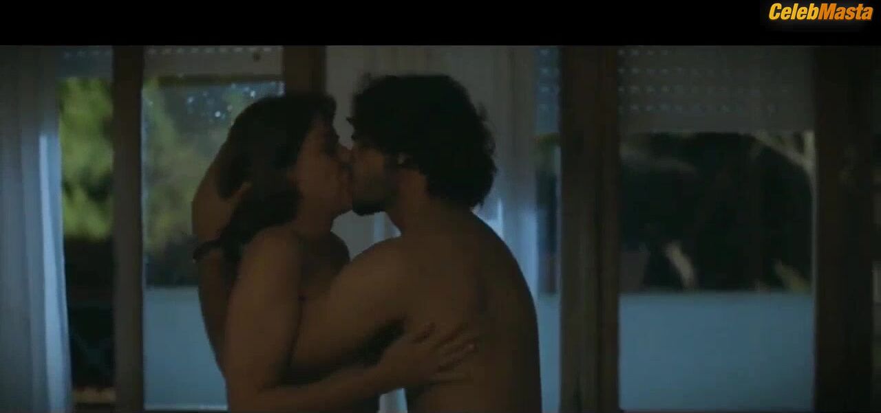 Claudia Gerini Tits Scene In Lesigenza Di Unirmi Ogni Volta - Photo 1 of 5 photo 2