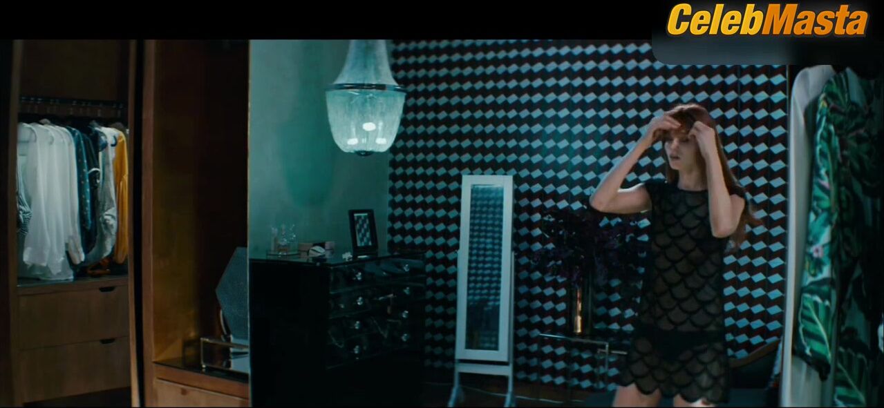 Abbey Lee Reveals Body Scene In Elizabeth Harvest - Photo 1 of 5