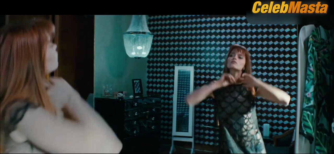 Abbey Lee Reveals Body Scene In Elizabeth Harvest - Photo 1 of 5 photo 4