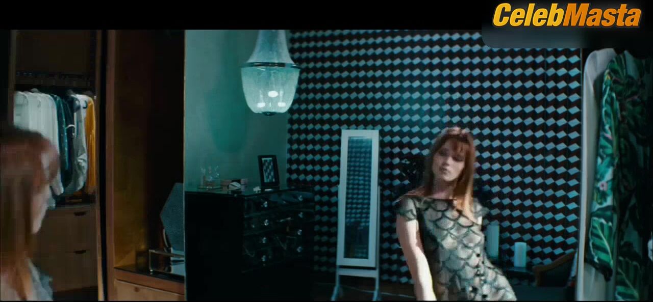 Abbey Lee Reveals Body Scene In Elizabeth Harvest - Photo 1 of 5 photo 5