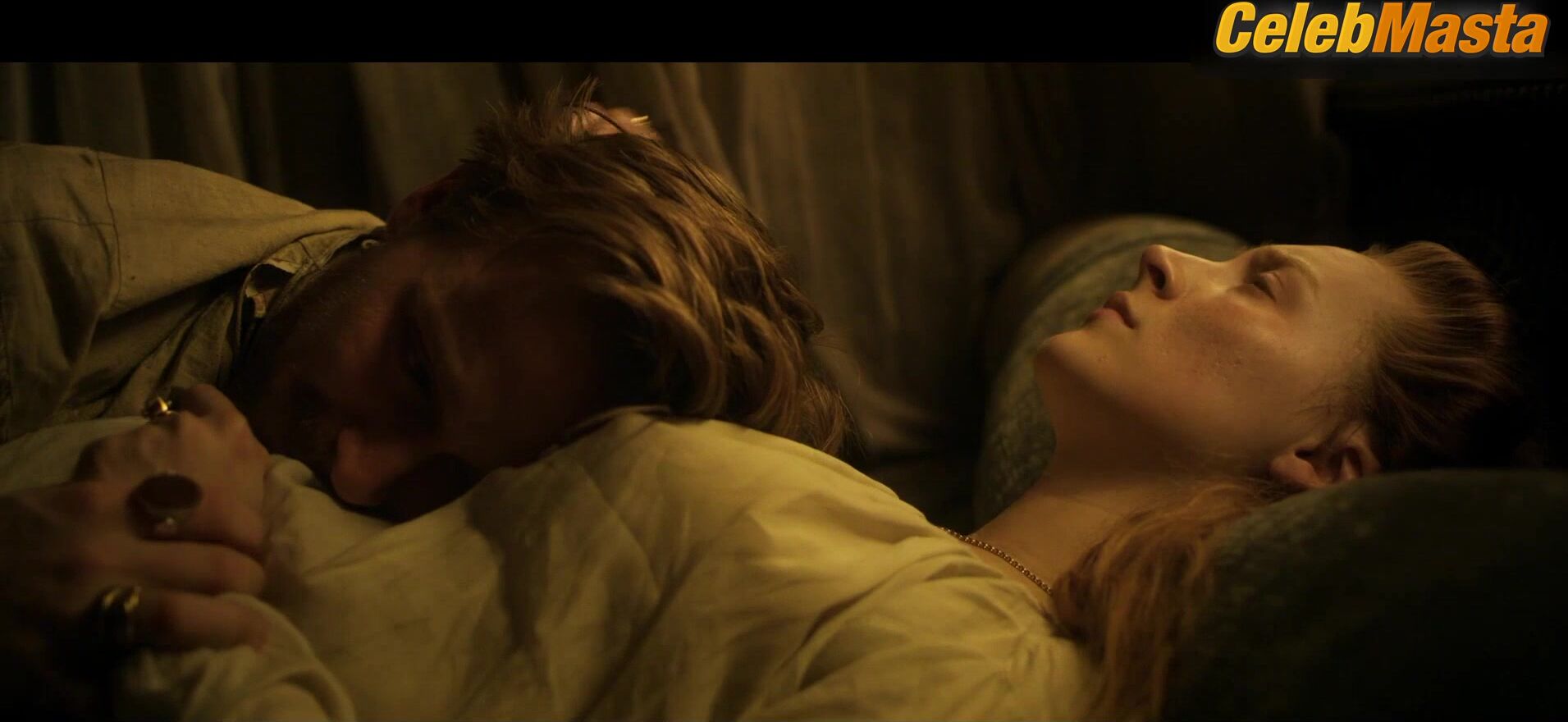 Saoirse Ronan Steamy Scene In Mary Queen Of Scots - Photo 3 of 5 photo 2