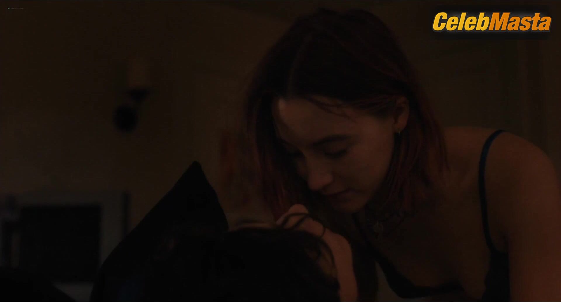 Saoirse Ronan Steamy Scene In Lady Bird - Photo 2 of 5 photo 5