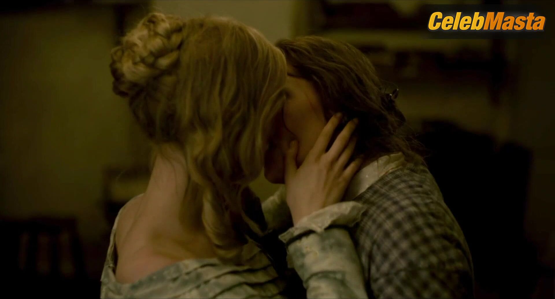 Kate Winslet And Saoirse Ronan Nude Lesbian Sex Scene In - Photo 2 of 5