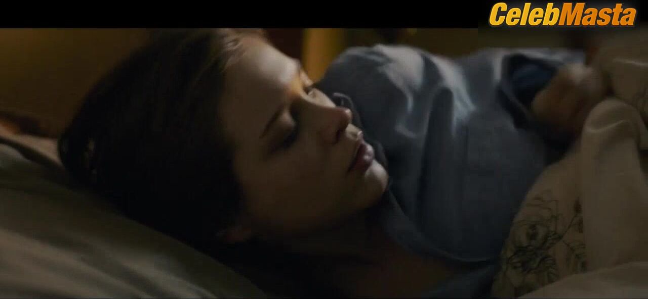 Sophie Cookson Tits Scene In The Crucifixion - Photo 5 of 5