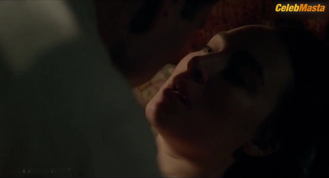Saoirse Ronan Swimsuit Scene From Brooklyn - Photo 2 of 5 photo 4
