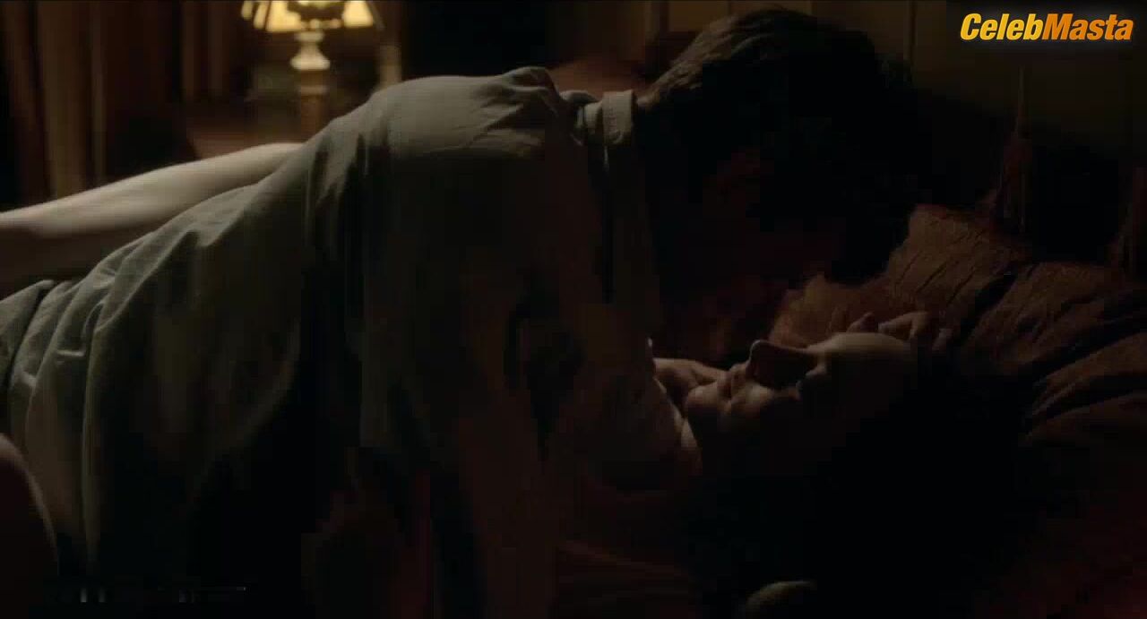 Saoirse Ronan Swimsuit Scene From Brooklyn - Photo 2 of 5 photo 5