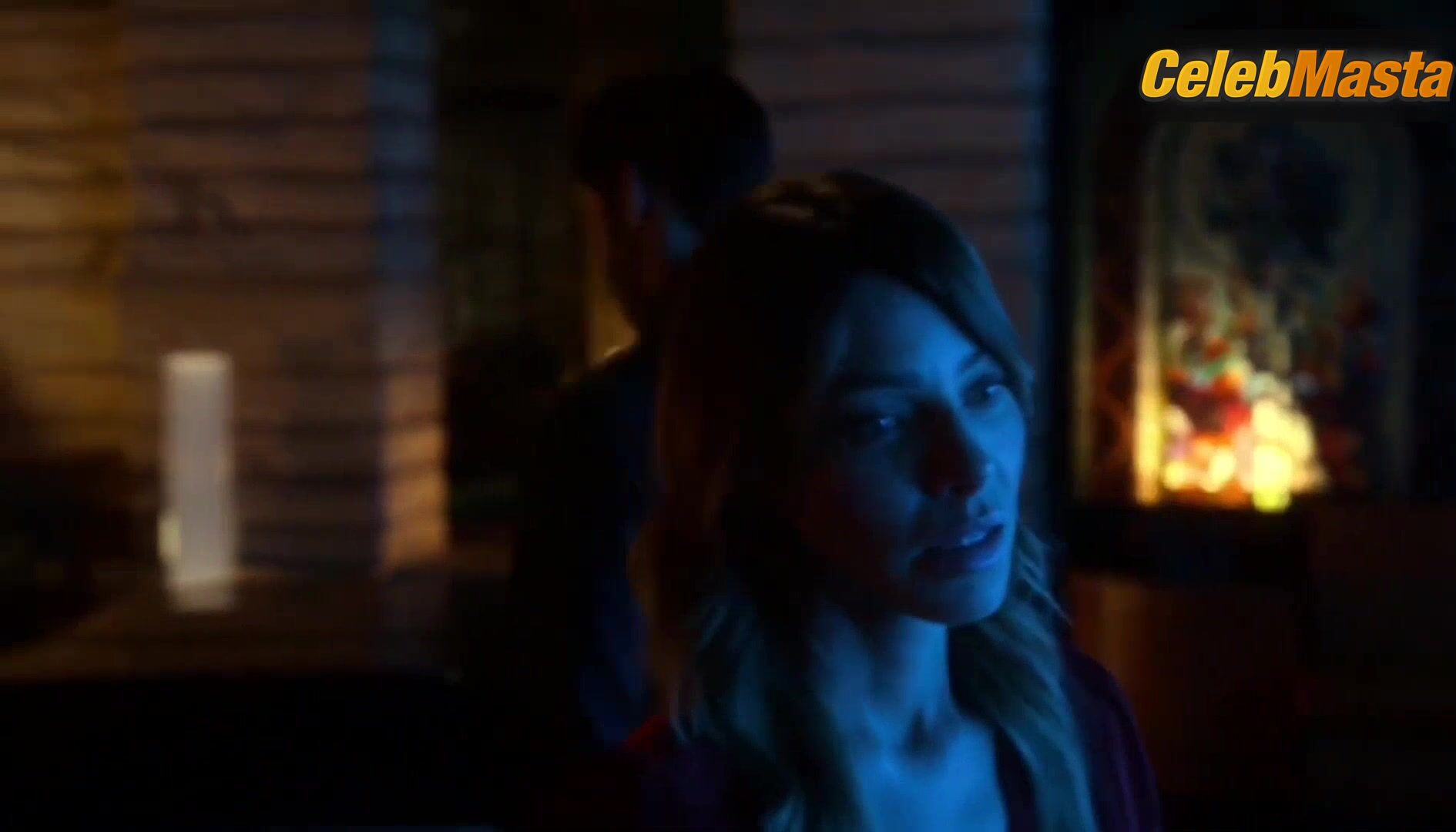 Lauren German Bares All In Lucifer Scene - Photo 2 of 5