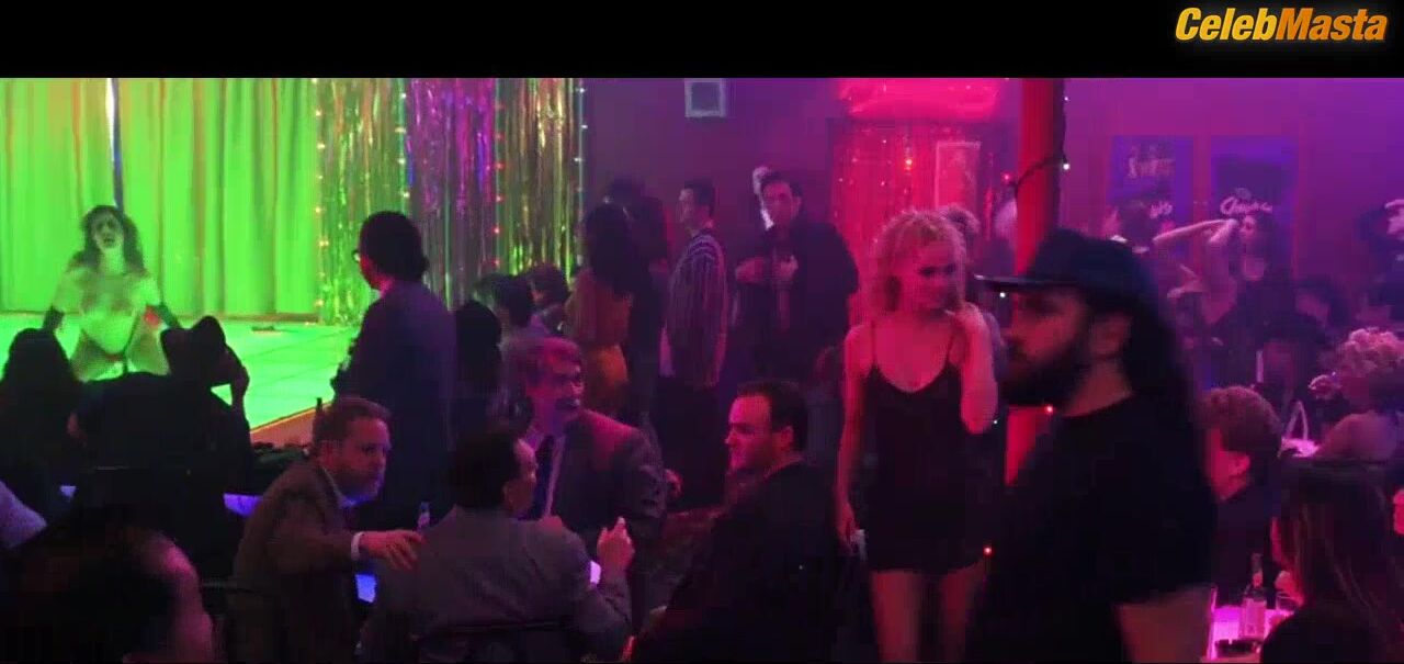 Elizabeth Berkley Lesbian, Booty Scene From Showgirls - Photo 1 of 5 photo 4