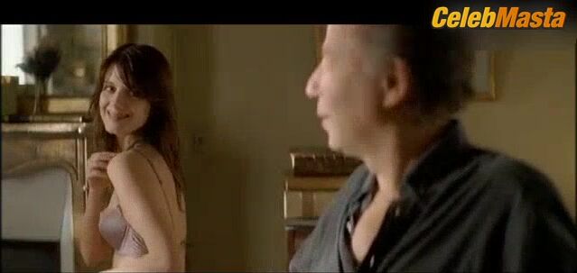 Melanie Laurent Underwear Scene In Film Paris - Photo 2 of 5 photo 1
