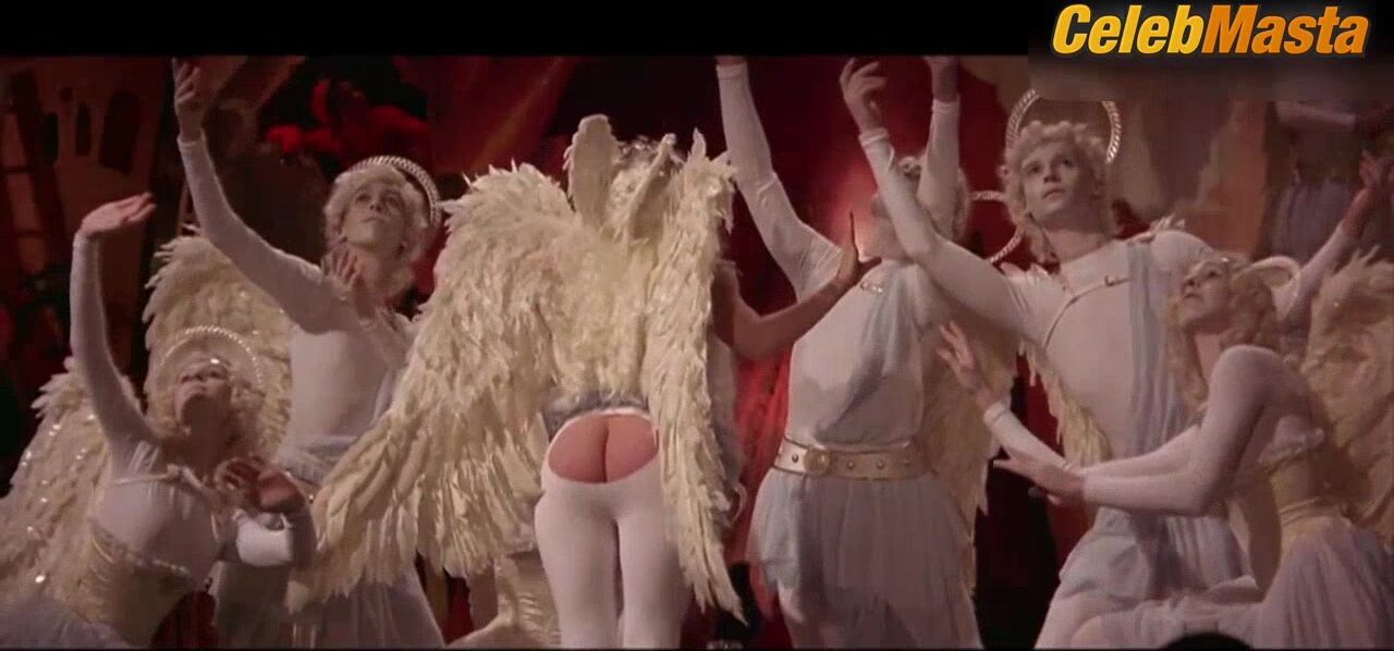 Elisabeth Shue Bares Butt Scene In Cousin Bette - Photo 2 of 5 photo 1