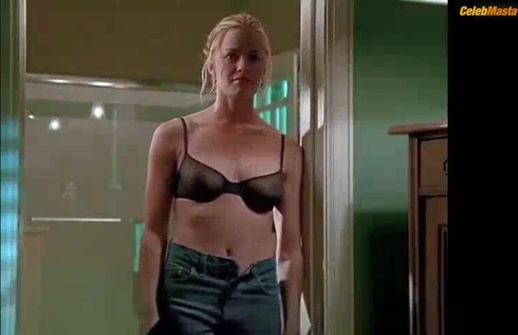 Elisabeth Shue ’s Swimsuit Scene In The Trigger Effect - Photo 2 of 5 photo 1