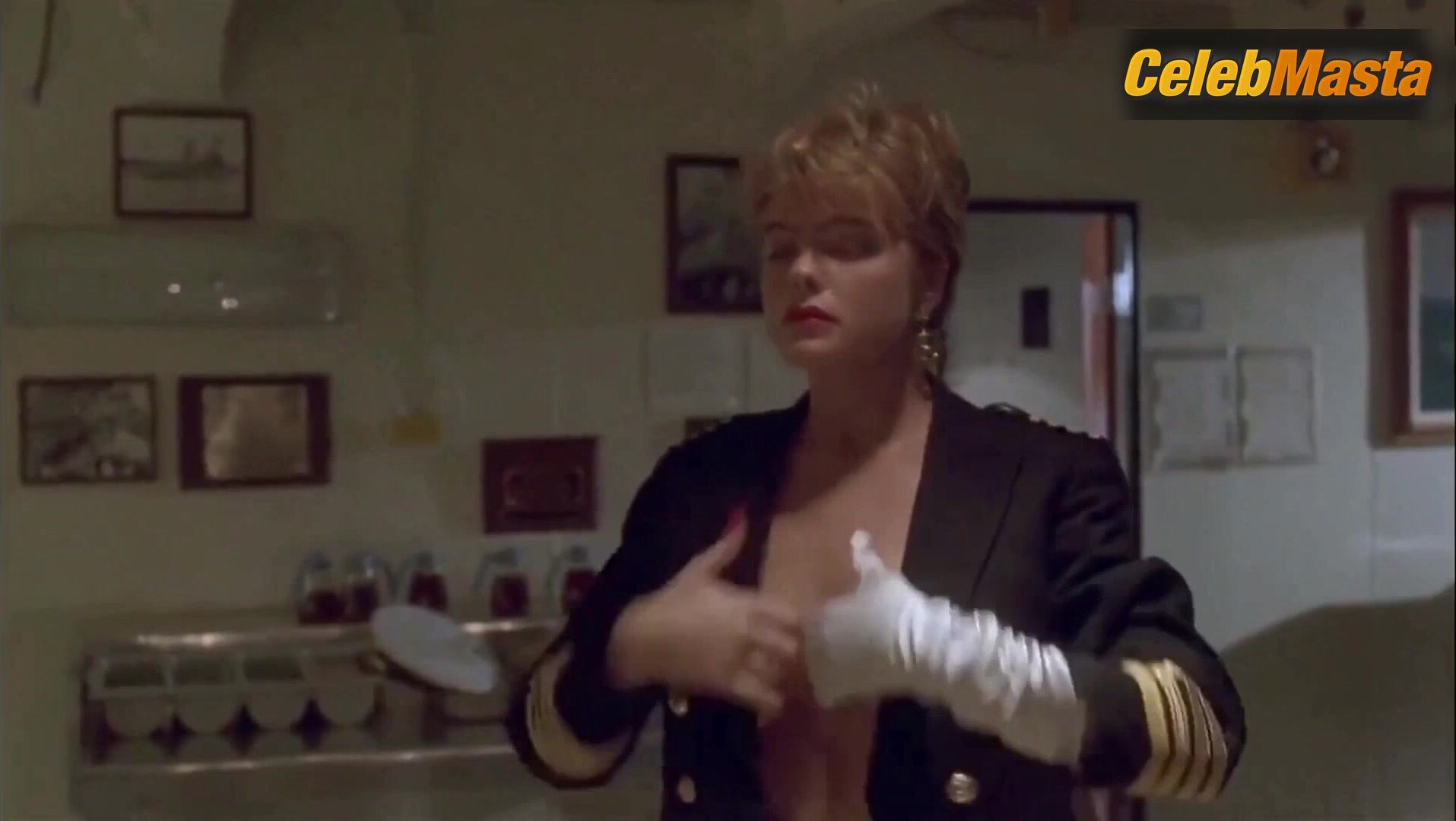 Erika Eleniak ’s Tits Scene From Under Siege - Photo 1 of 5 photo 5
